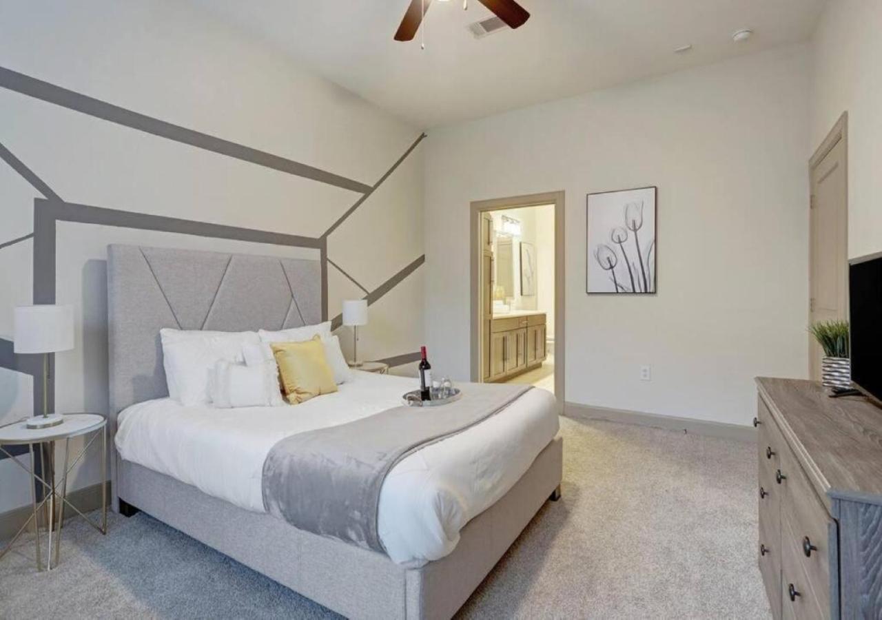 Inviting 2Br - Gym, Pool, Biz Center & Free Parking! Walk 2 Nrg Stadium! Near Med Ctr, Galleria, & Rice Village Houston Esterno foto