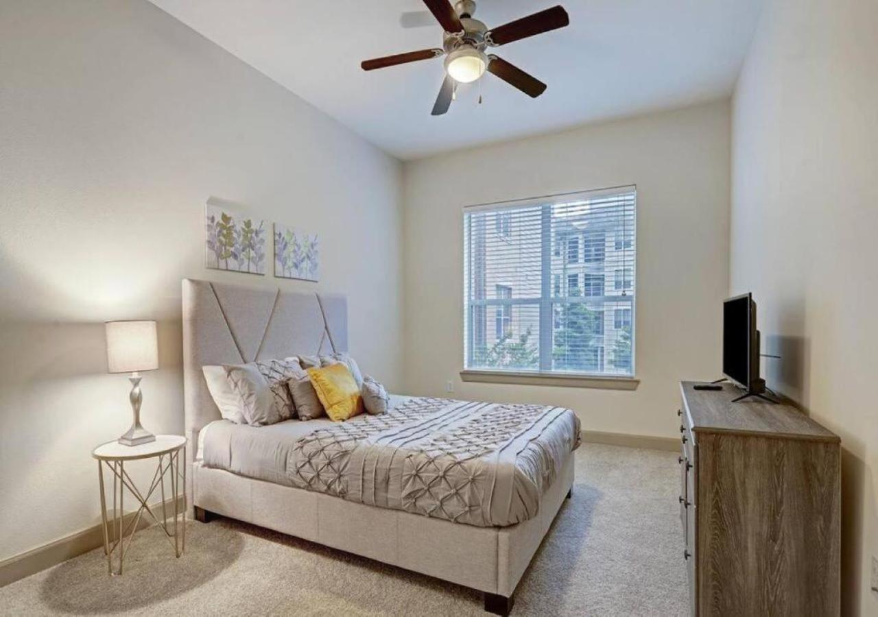 Inviting 2Br - Gym, Pool, Biz Center & Free Parking! Walk 2 Nrg Stadium! Near Med Ctr, Galleria, & Rice Village Houston Esterno foto